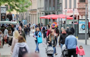 Alemania relajará medidas de distanciamiento y abre fronteras a 31 países europeos