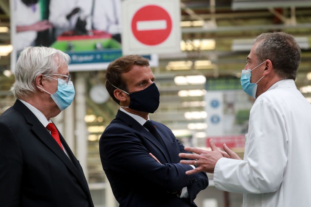 Emmanuel Macron visita una fábrica en Le Touquet