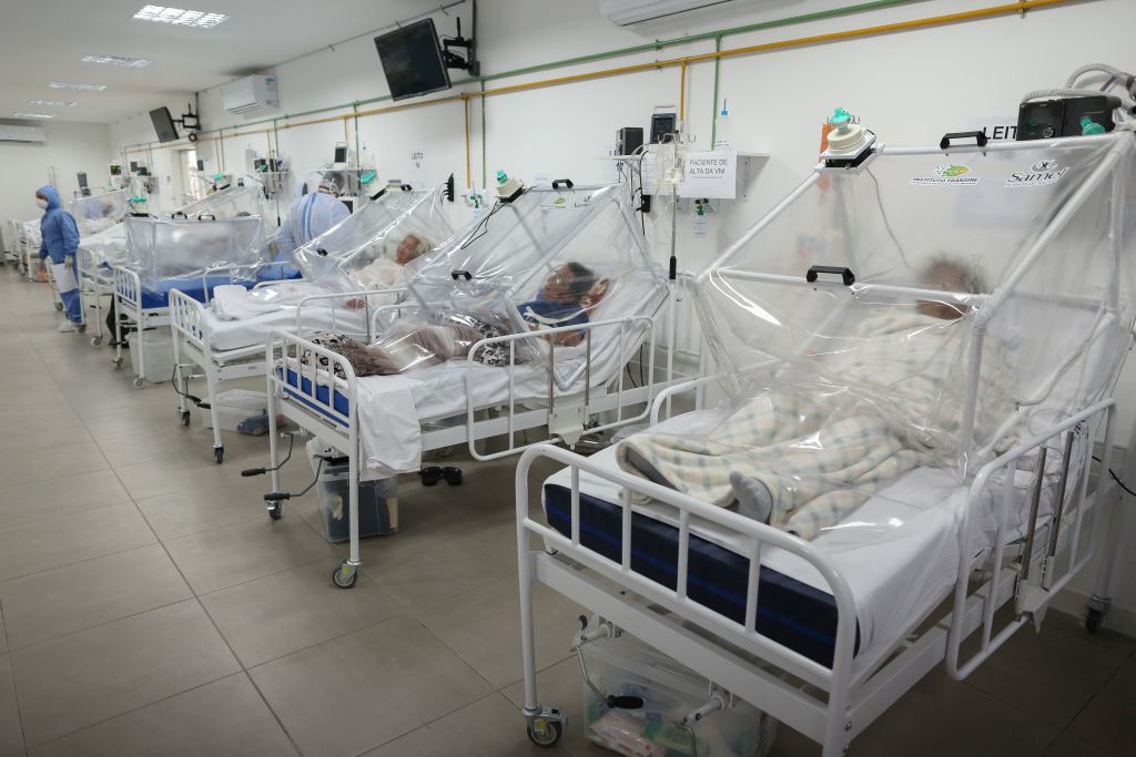 Pacientes del coronavirus en un hospital de Manaos