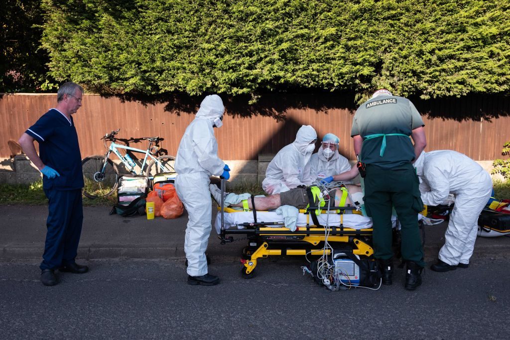 Científicos británicos: Contraer gripe y Covid-19 juntos aumenta el riesgo de muerte