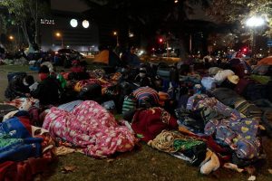 772 bolivianos están siendo trasladados a diversos albergues dentro de la capital
