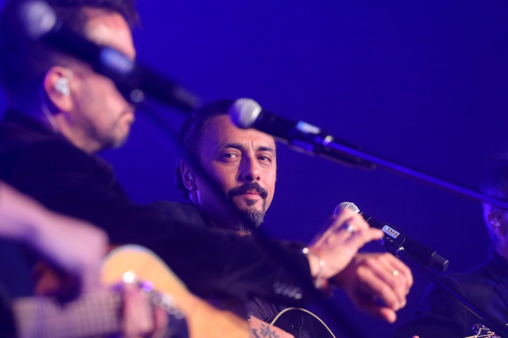 Claudio Valenzuela y "Mil caminos", disco que revisa la trayectoria de Lucybell: "Es increíble tomar canciones y ver que pasaron el tiempo"