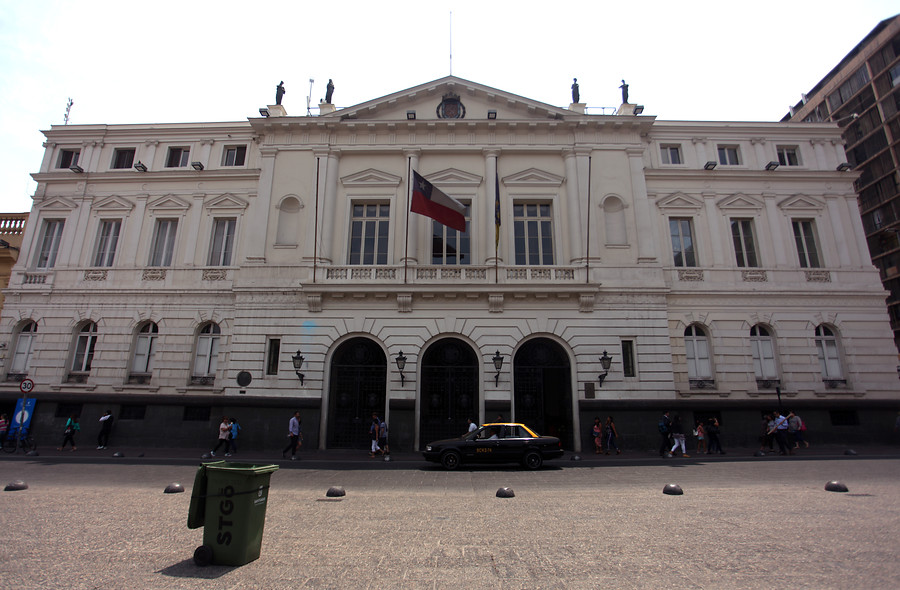 Muere primer funcionario de la municipalidad de Santiago por COVID-19