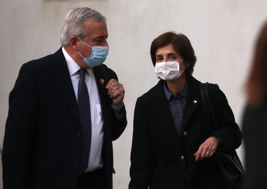 Ministro Mañalich confirmó que subsecretaria Paula Daza entrará en cuarentena preventiva