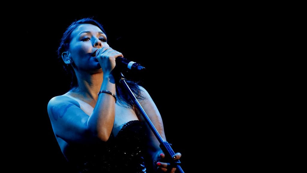 Denisse Malebrán de Saiko lanza reversiones acústicas de sus clásicos y se prepara para el Festival "Quédate en Casa"