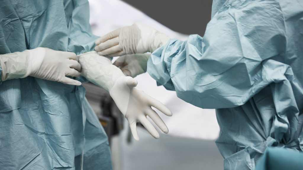 Colegio Médico informó el fallecimiento de dos funcionarios de la salud por Covid-19