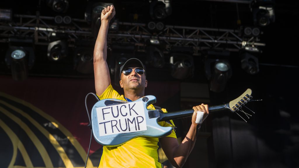 Tom Morello arremetió contra racistas que crearon el indignante "George Floyd Challenge"