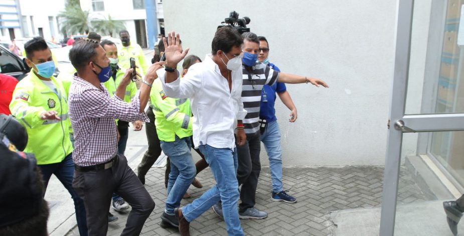 La corrupción en compras de insumos médicos golpea a Ecuador en plena pandemia