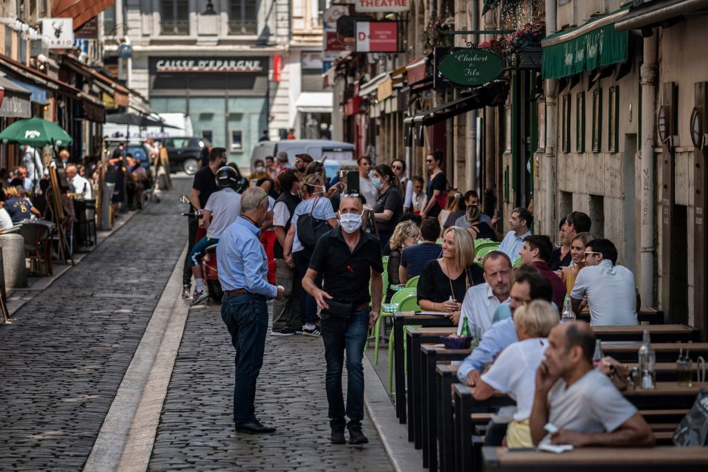 La ciudadanía regresó al comercio en Lyon