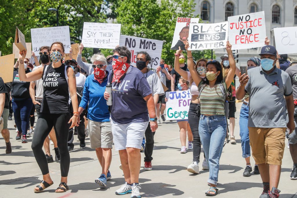Una joven afroamericana fue quemada en un ataque racista en Estados Unidos