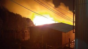 Incendio residencial afectó a tres viviendas durante la madrugada en Viña del Mar