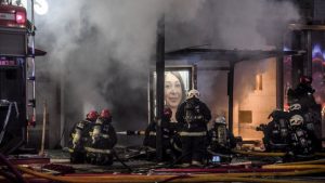 Explosión en perfumería en Buenos Aires dejó dos bomberos muertos y al menos diez heridos