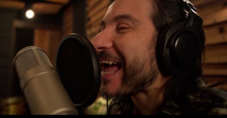 "Vacaciones en Wuhan": Felipe Avello causó furor con el lanzamiento de su nueva canción