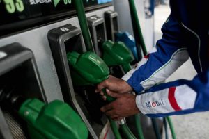 ENAP informó que por decimoctava semana consecutiva bajarán los precios de los combustibles en el país