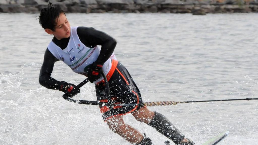 Joven deportista chileno batió récord nacional de esquí náutico en Estados Unidos