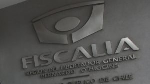 Fiscalía de O'Higgins no continuó persecución penal contra mujer que fue detenida en toque de queda tras salir a denunciar violación
