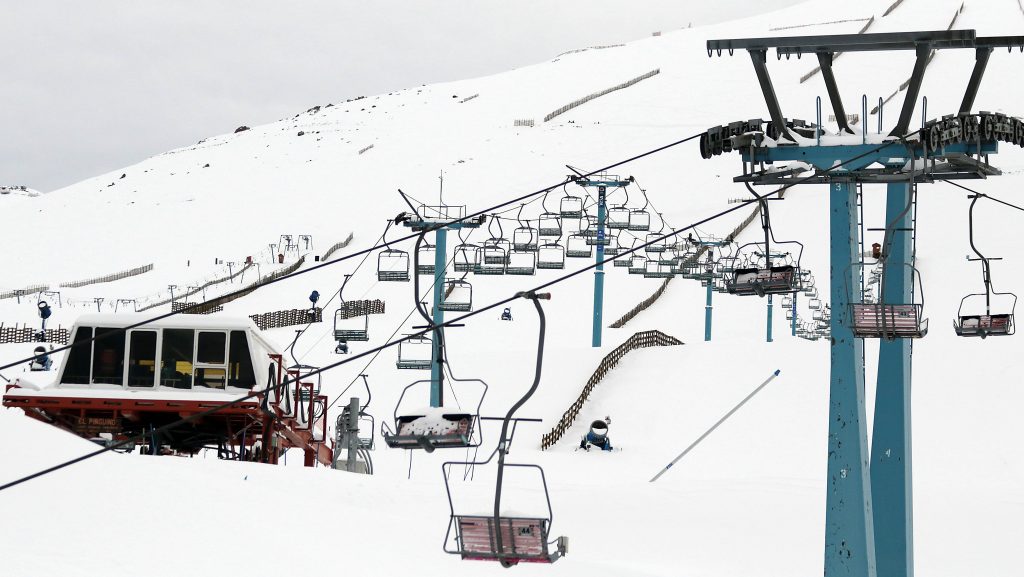 Alcalde de Lo Barnechea aseguró que pese a la transición, "los centros de ski están cerrados"