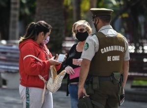Dos mujeres fueron detenidas en Maipú por falsificar permisos únicos colectivos