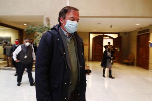 Comisión de Constitución de la Cámara suspendida por amenazas al diputado Walker tras votación del 10%