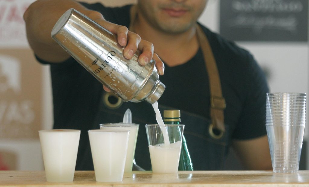 Ingeniero chileno descubrió que el pisco se produce desde 1717 en Alhué: "Creo que veremos pronto la réplica peruana, y probablemente más polémica"