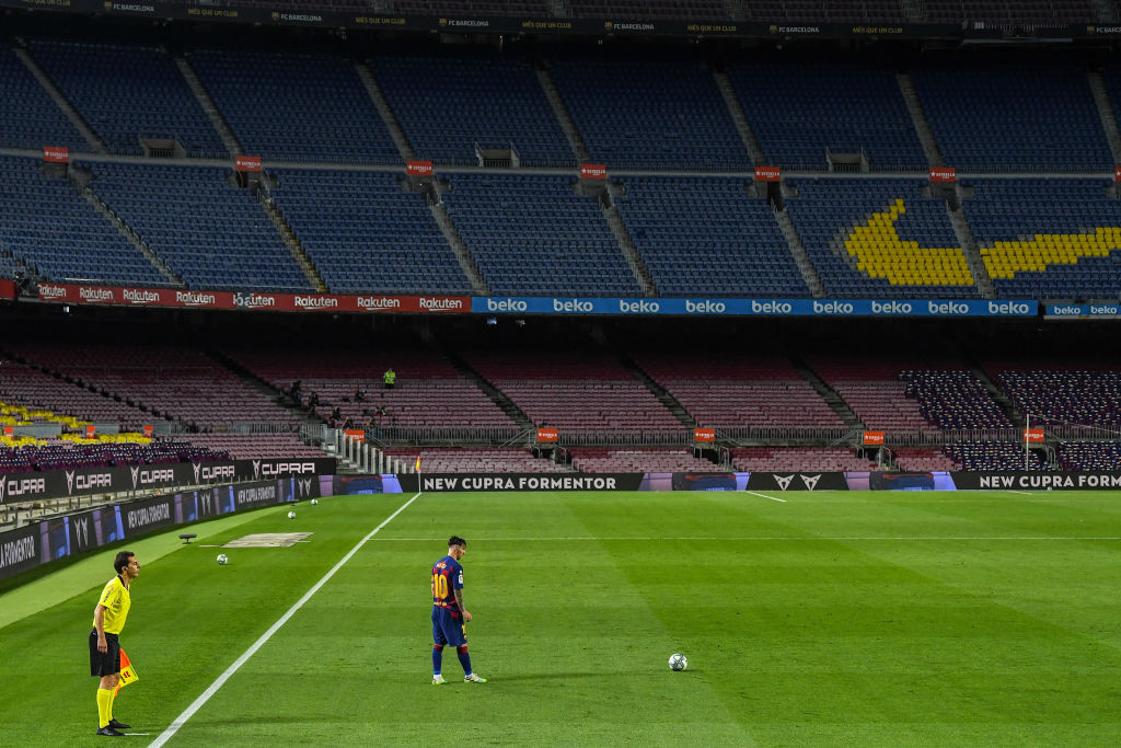 La Pulga en un estadio vacío