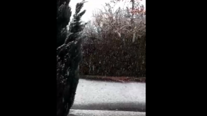 Usuarios de redes sociales compartieron registros de la caída de nieve en la Región Metropolitana