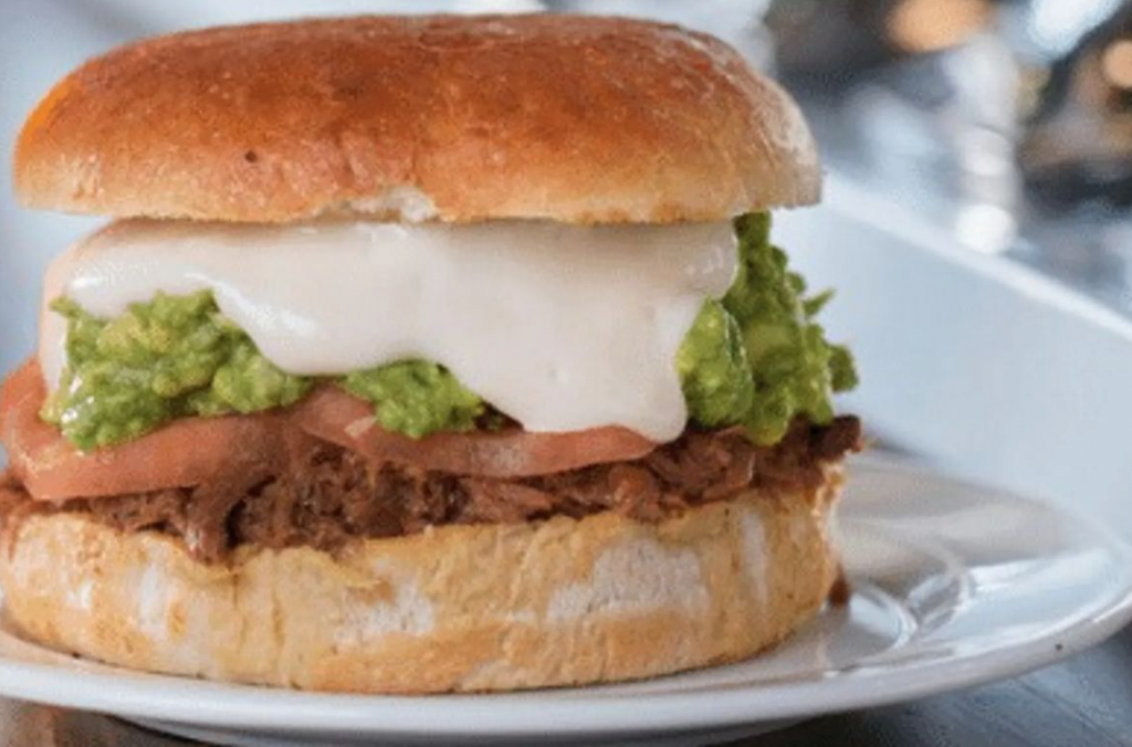 Creador de Martuca celebra el "Día de la Mechada" con promos especiales y dio su receta para la mechada perfecta