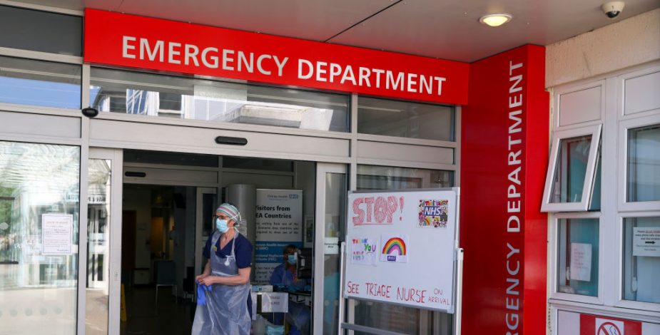Médicos advierten trastornos cerebrales graves en pacientes con síntomas leves del Covid-19