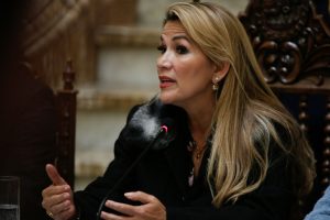 Presidenta interina de Bolivia, Jeanine Áñez, dio positivo por Covid-19