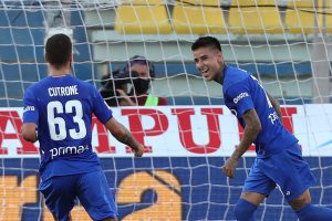 Erick Pulgar anotó un doblete en sufrida victoria de la Fiorentina ante el Parma