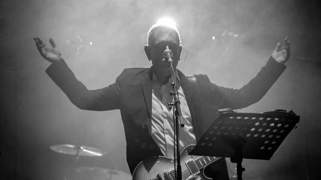 Carlos Cabezas lanza miniserie sobre su música dirigida por el director de "Nadie sabe que estoy aquí"