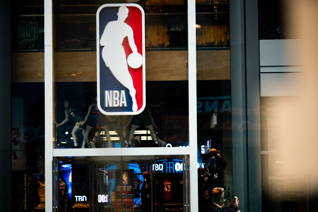 Una tienda de la NBA vacía en Nueva York