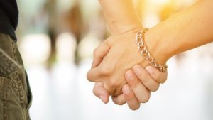 Parlamentarios ingresaron proyecto que busca despenalizar relaciones consensuadas entre menores de edad del mismo sexo