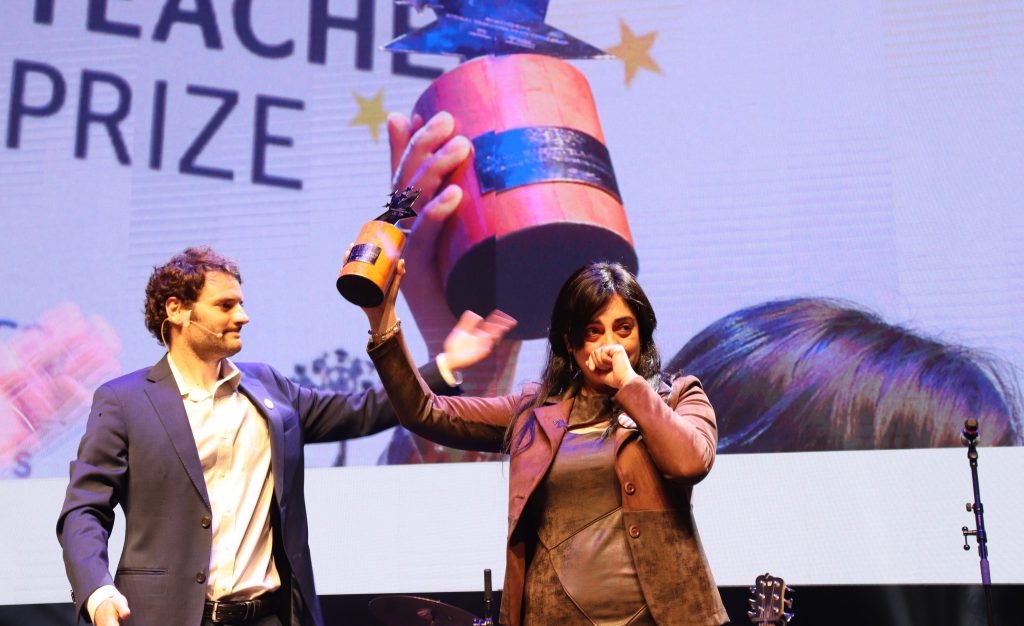 Ganadora del Global Teacher Prize: "Muchos niños me dicen 'tía, yo no puedo comprar una bolsa de internet porque necesito comer'"