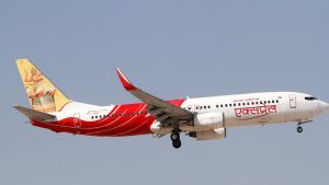 India: avión con 191 personas se partió en dos al intentar aterrizar de emergencia