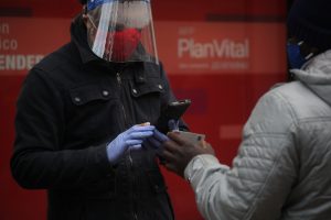 Reportan primeros rechazos a solicitudes del retiro de fondos por tener cédulas de identidad vencidas