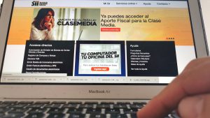 Trabajadores dependientes que realizaron labores sólo algunos meses de 2019 podrán postular al Bono Clase Media