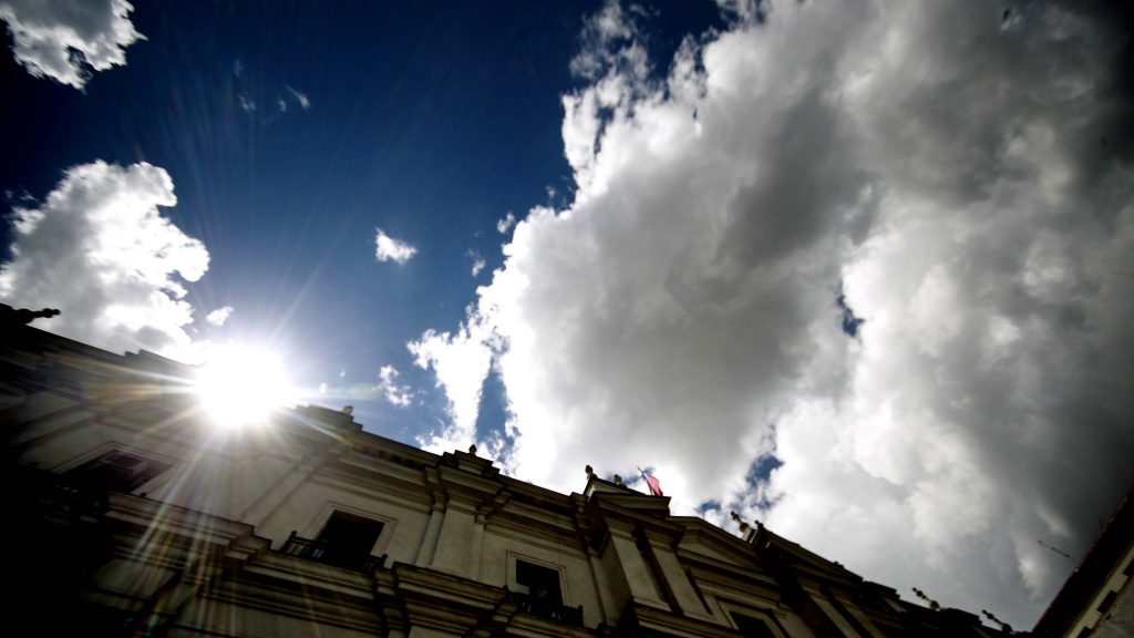 Nubes y sol: revisa el pronóstico del tiempo para este jueves en Santiago