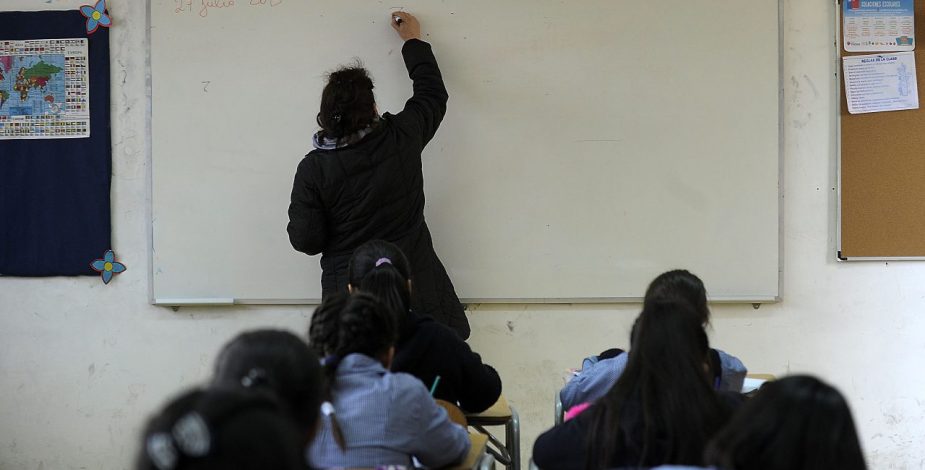 Gobierno interino de Bolivia anunció el cierre del año escolar debido a la crisis por coronavirus