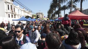 Contraloría detectó irregularidades en entregas de permisos para ferias en Valparaíso y ordenó un sumario