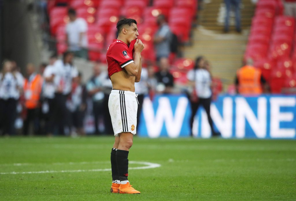 Portal inglés calificó a Alexis Sánchez como "el peor fracaso" en la Premier League