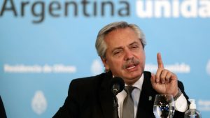 Presidente de Argentina y aumento de casos de Covid-19: "La gente se relajó y se relajó equivocadamente"
