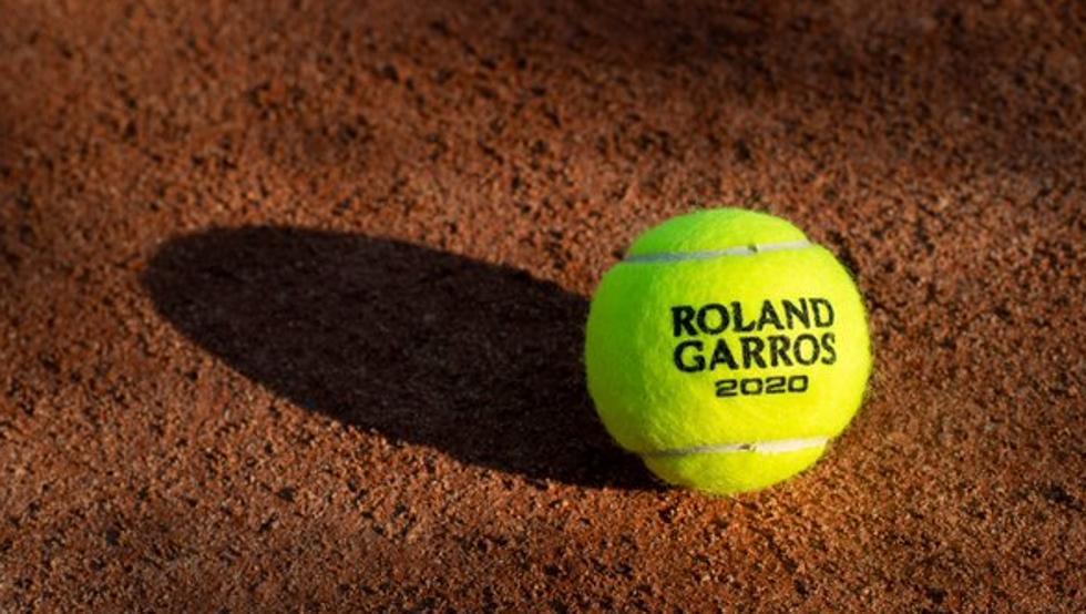 Roland Garros da pie atrás y nuevamente reduce el número de espectadores debido al coronavirus
