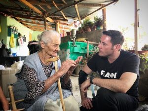 Francisco Saavedra emplazó a los críticos: "El Estado nunca estuvo donde nosotros quisimos llegar con 'Vamos Chilenos'"