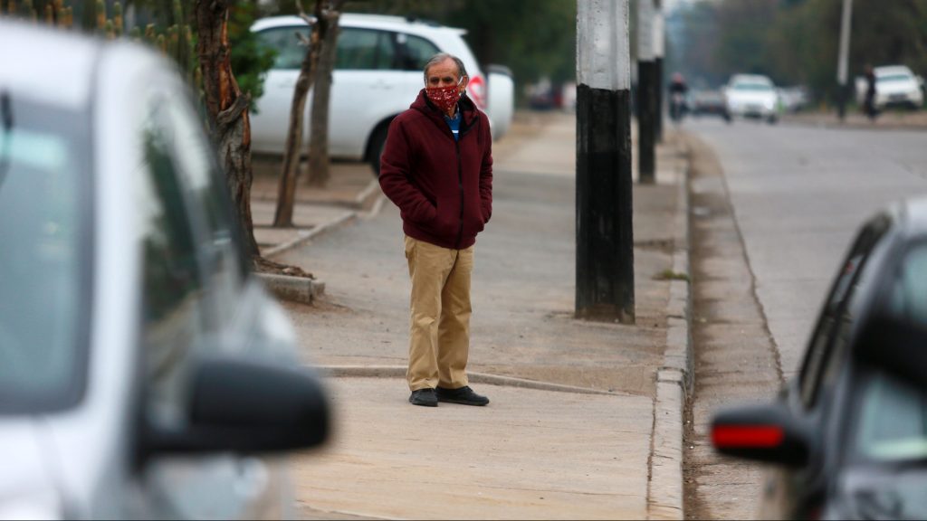 Rector UC y situación de adultos mayores en pandemia: "Es el grupo de personas que ha estado más solo"