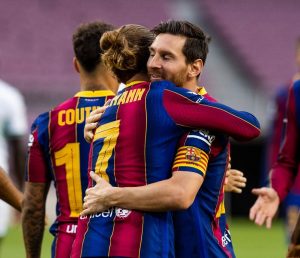 Koeman no utilizó a Suárez y Vidal en el Trofeo Joan Gamper del Barcelona
