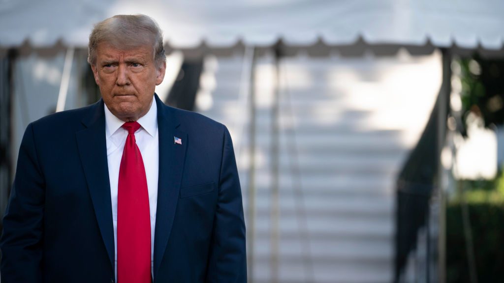Detuvieron a mujer acusada de enviar carta envenenada a Donald Trump