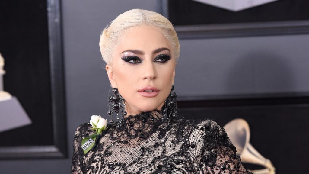 Lady Gaga sobre su lucha contra la depresión y ansiedad: "Si te aíslas mucho tiempo, acabas mirando solo al espacio"