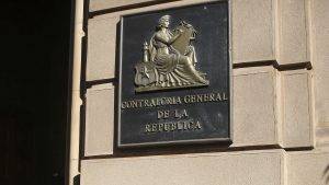 Contraloría ordenó investigar a funcionarios que realizaron celebración en municipio de Valparaíso sin medidas sanitarias y con ingesta de alcohol