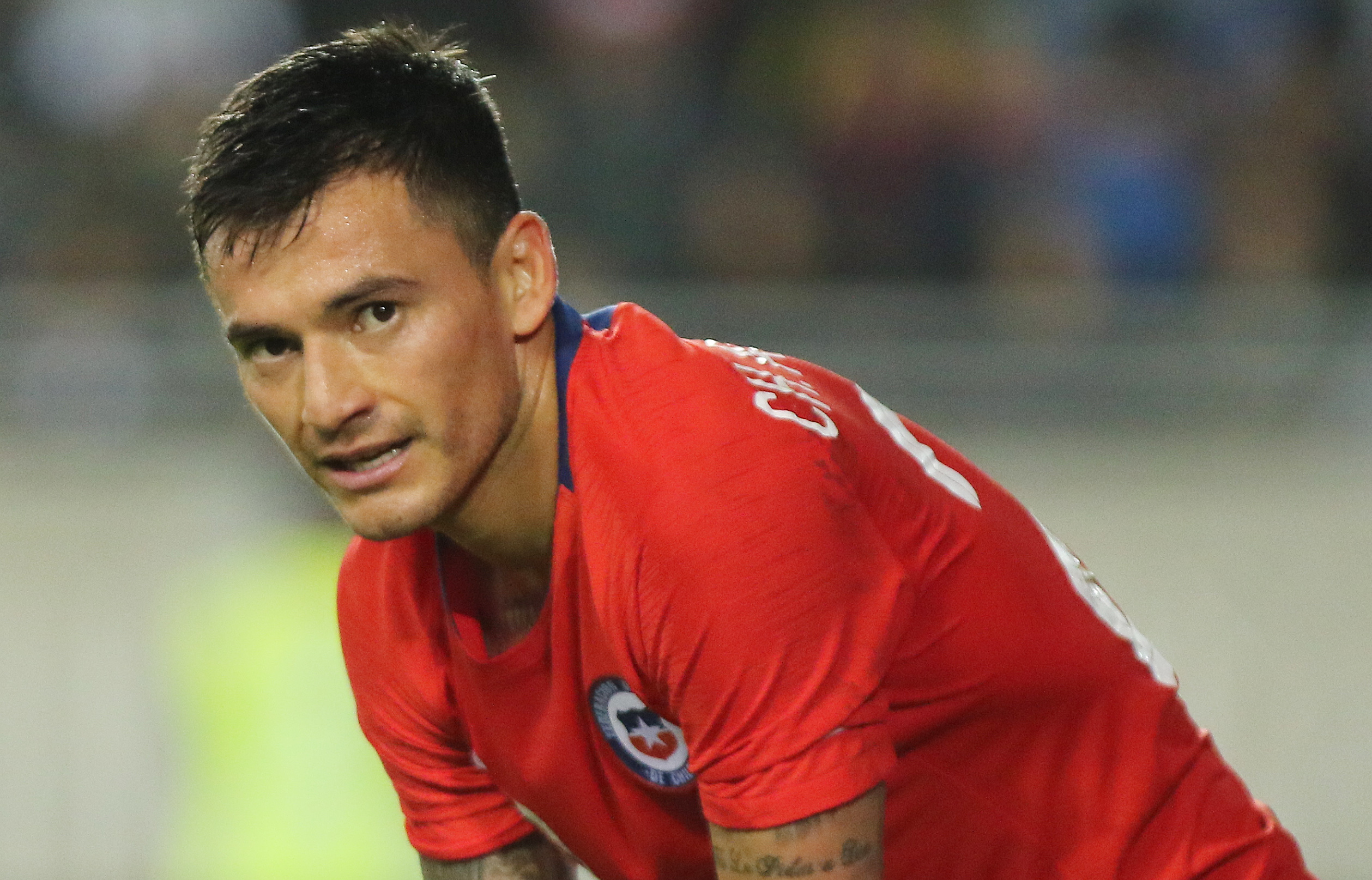 Hinchas de la Selección Chilena eligieron a Charles Aránguiz como capitán de la Roja ante Uruguay